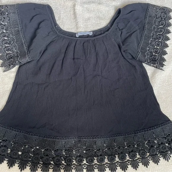 Pull and Bear women’s black blouse size s beautiful lace detail - Picture 10 of 13